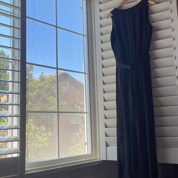 Jumper size M sleeveless belt waist, Sexy V neck, lining inside shorts - Picture 11 of 16